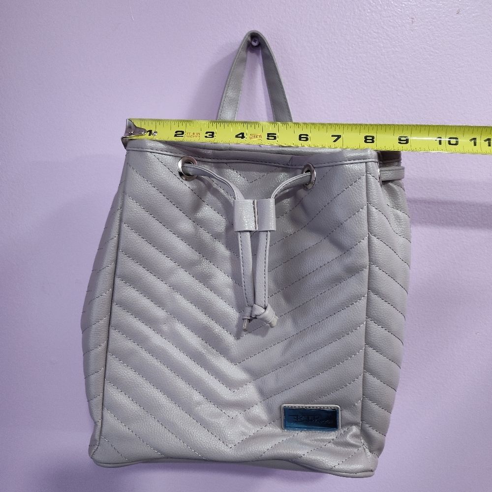 BELLA RUSSO Grey Quilted Faux Leather Backpack Purse New no tags - Picture 6 of 7